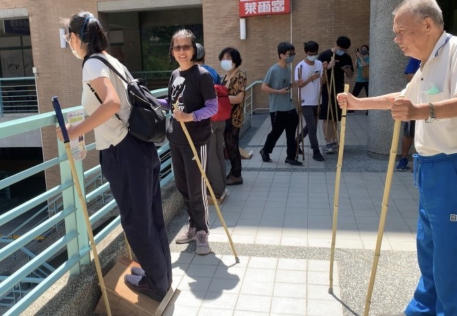 健康跟著走_拉筋版活動帶動